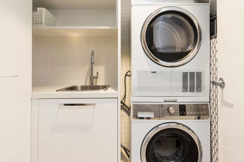 Nobbs Â· Executive 2 Storey Sydney Apartment With Pool - Accommodation ACT 11