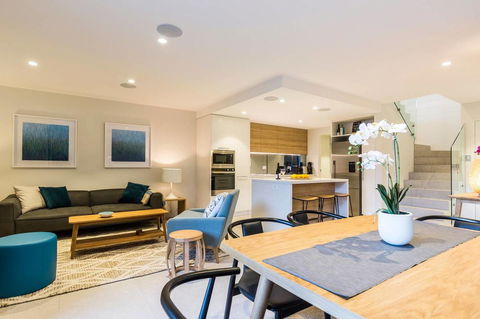 Nobbs Â· Executive 2 Storey Sydney Apartment With Pool - Accommodation ACT 1