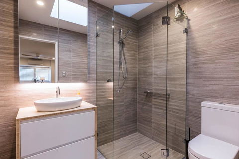 Nobbs Â· Executive 2 Storey Sydney Apartment With Pool - Accommodation ACT 7