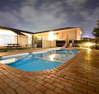 Winning Post Motor Inn - Accommodation ACT