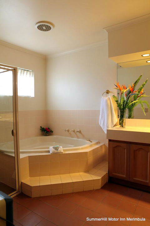 Summerhill Motor Inn - Accommodation ACT 19