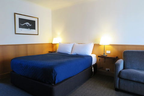 Summerhill Motor Inn - Accommodation ACT 2