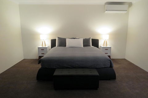 Summerhill Motor Inn - Accommodation ACT 8