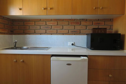 Summerhill Motor Inn - Accommodation ACT 3