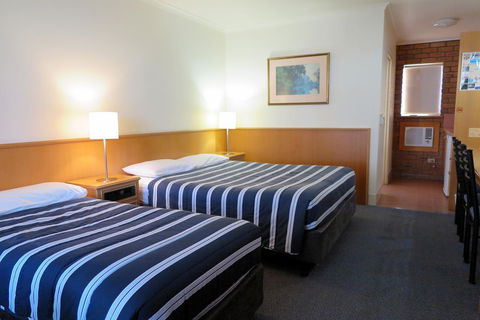 Summerhill Motor Inn - Accommodation ACT 15