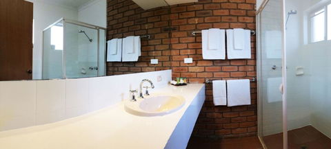 Summerhill Motor Inn - Accommodation ACT 7
