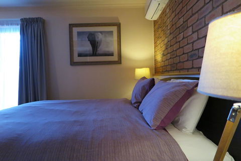 Summerhill Motor Inn - Accommodation ACT 9