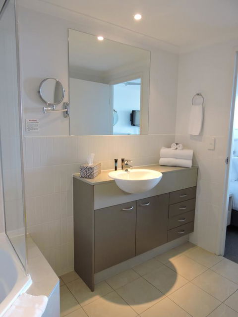 BASE Holidays - Ettalong Beach Premium Apartments - Accommodation ACT 20