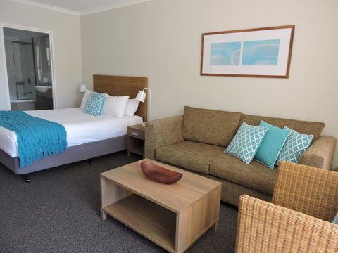 BASE Holidays - Ettalong Beach Premium Apartments - Accommodation ACT 13