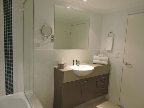 BASE Holidays - Ettalong Beach Premium Apartments - Accommodation ACT 6