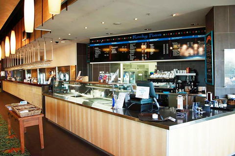 BASE Holidays - Ettalong Beach Premium Apartments - Accommodation ACT 2