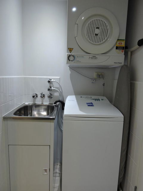BASE Holidays - Ettalong Beach Premium Apartments - Accommodation ACT 3