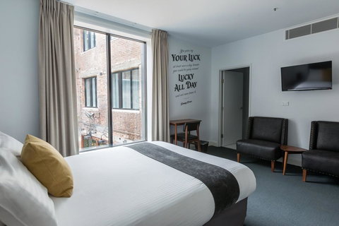 The Lucky Hotel - Accommodation ACT 2