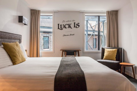 The Lucky Hotel - Accommodation ACT 20