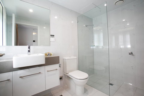 The Lucky Hotel - Accommodation ACT 30