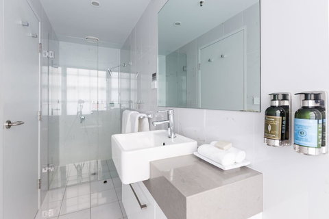 The Lucky Hotel - Accommodation ACT 4