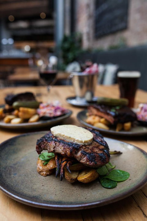 The Lucky Hotel - Accommodation ACT 40