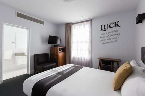 The Lucky Hotel - Accommodation ACT 3