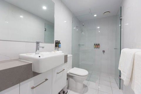 The Lucky Hotel - Accommodation ACT 5