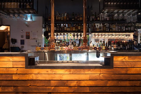 The Lucky Hotel - Accommodation ACT 37