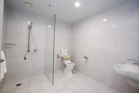 The Lucky Hotel - Accommodation ACT 36