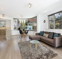 Lower Bridge and Sails - Executive 2BR Darlinghurst Apartment with Balcony and Rooftop Views - Accommodation ACT
