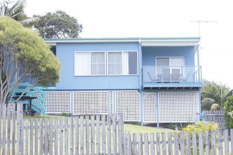 Clareview, 8 Korogora Street - Accommodation ACT 4