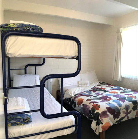 Kon Tiki Apartments - Accommodation ACT 27