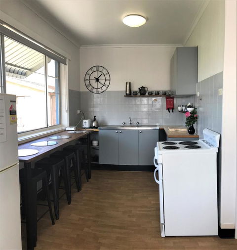 Kon Tiki Apartments - Accommodation ACT 7
