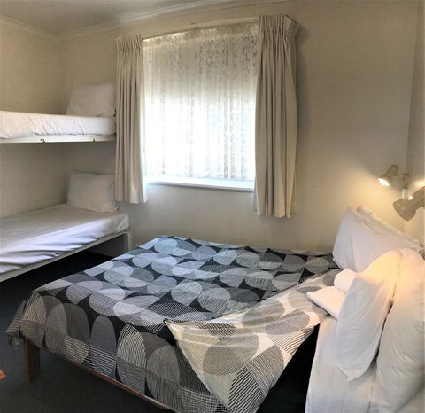 Kon Tiki Apartments - Accommodation ACT 6
