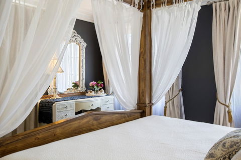 Mountainside B & B - Accommodation ACT 33