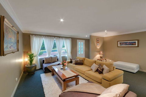 Mountainside B & B - Accommodation ACT 3