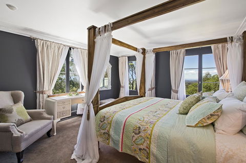 Mountainside B & B - Accommodation ACT 13