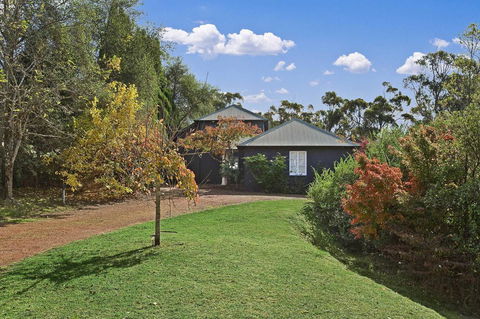 Mountainside B & B - Accommodation ACT 22