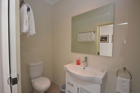 The Old Saddlery - Accommodation ACT 2