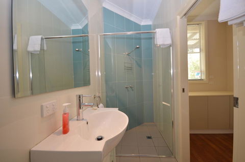 The Old Saddlery - Accommodation ACT 4