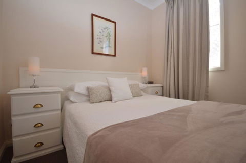 The Old Saddlery - Accommodation ACT 6