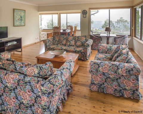 Villa Blue - Accommodation ACT 2