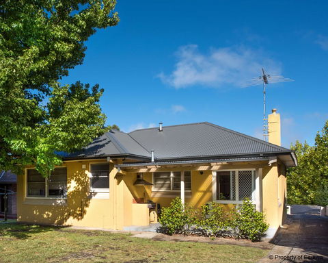 Villa Blue - Accommodation ACT 11