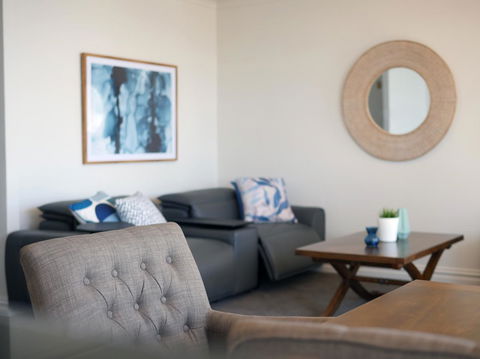 Panoramic Harbour Views And Unbeatable Comfort - Accommodation ACT 10