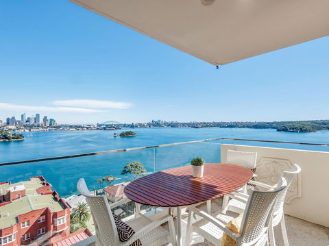 Panoramic Harbour Views And Unbeatable Comfort - Accommodation ACT 0