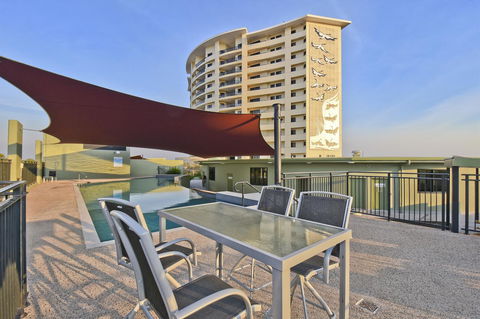 Nomikis\'On The Avenue - Accommodation ACT 12