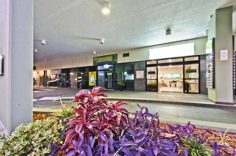 Nomikis\'On The Avenue - Accommodation ACT 19
