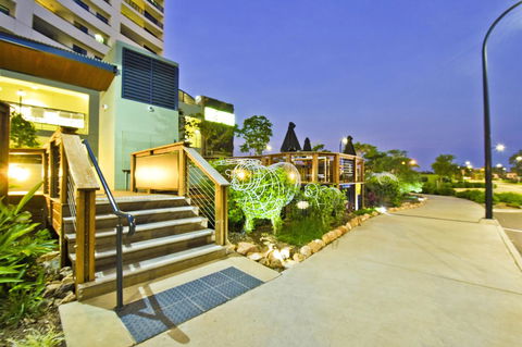 Nomikis\'On The Avenue - Accommodation ACT 2