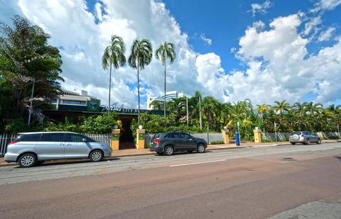 Palms City Resort - Accommodation ACT 25