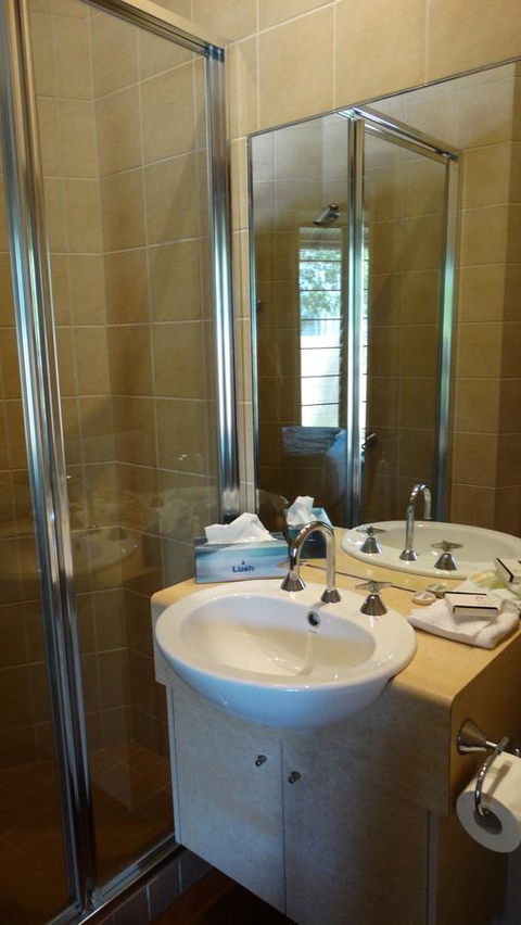 Palms City Resort - Accommodation ACT 17