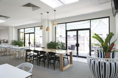 Palms City Resort - Accommodation ACT 3