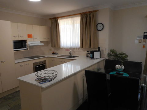 Beaches Serviced Apartments - Accommodation ACT 26