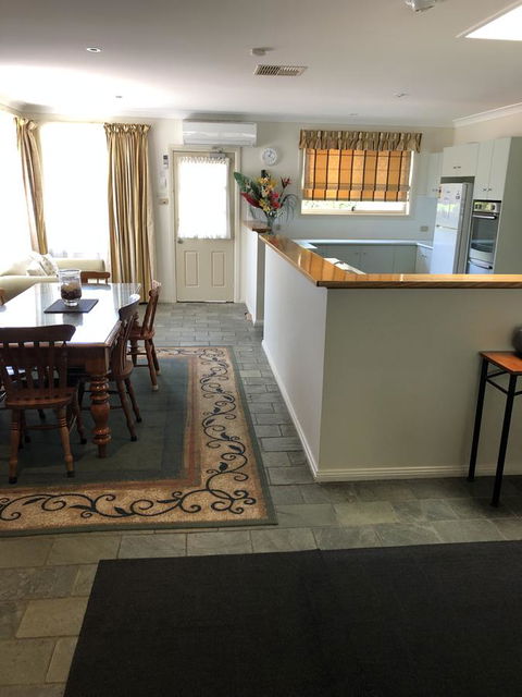 Beaches Serviced Apartments - Accommodation ACT 5
