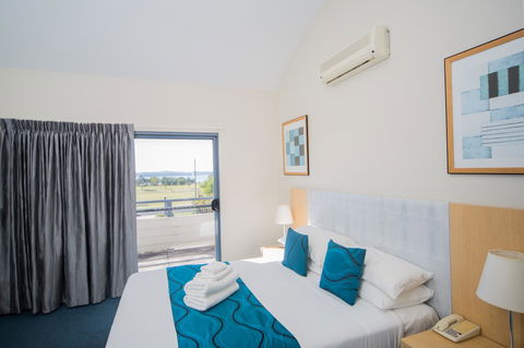 Corrigans Cove - Accommodation ACT 4